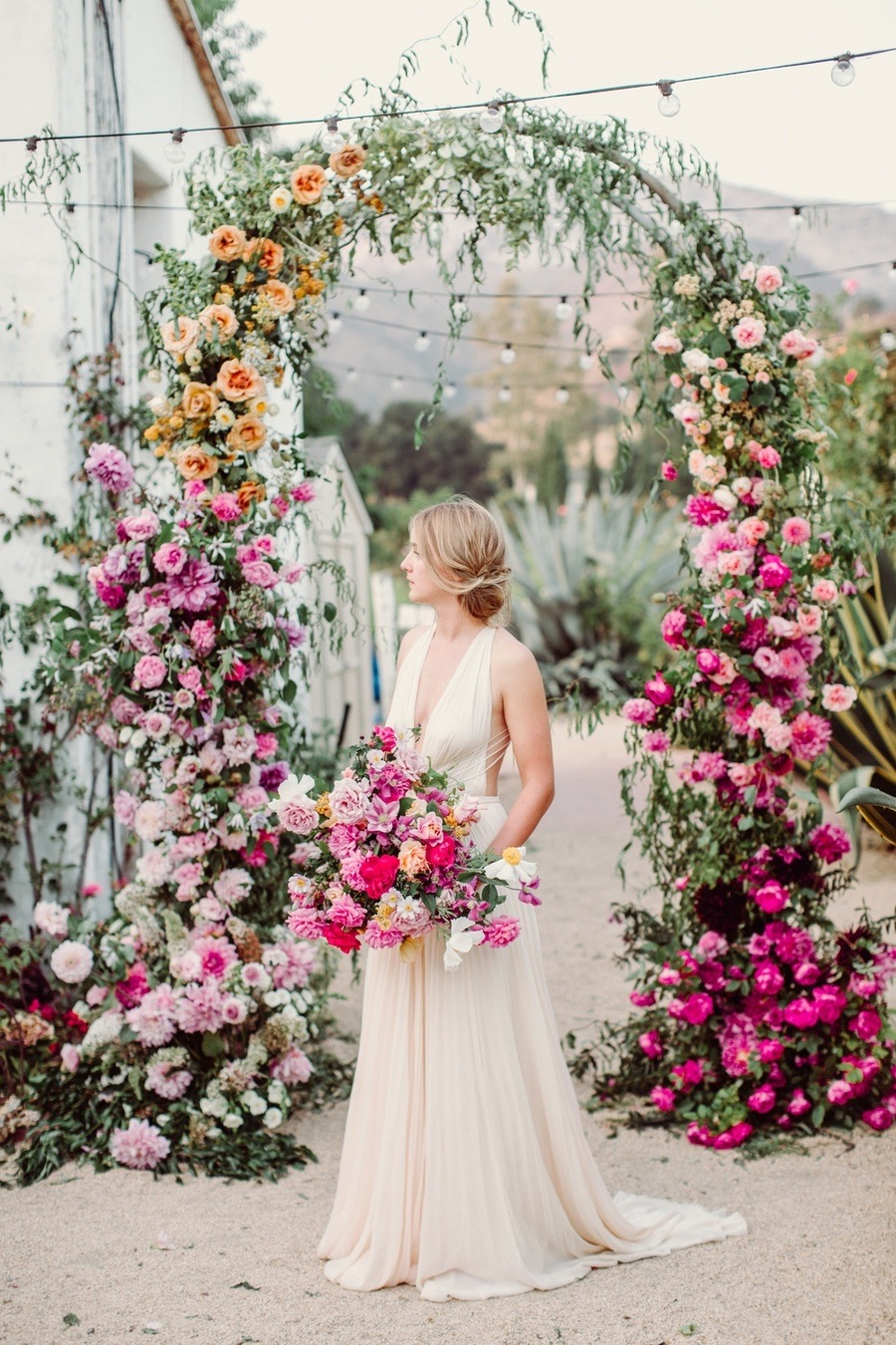 Cheerful Wedding Ombre Flower Arch 01