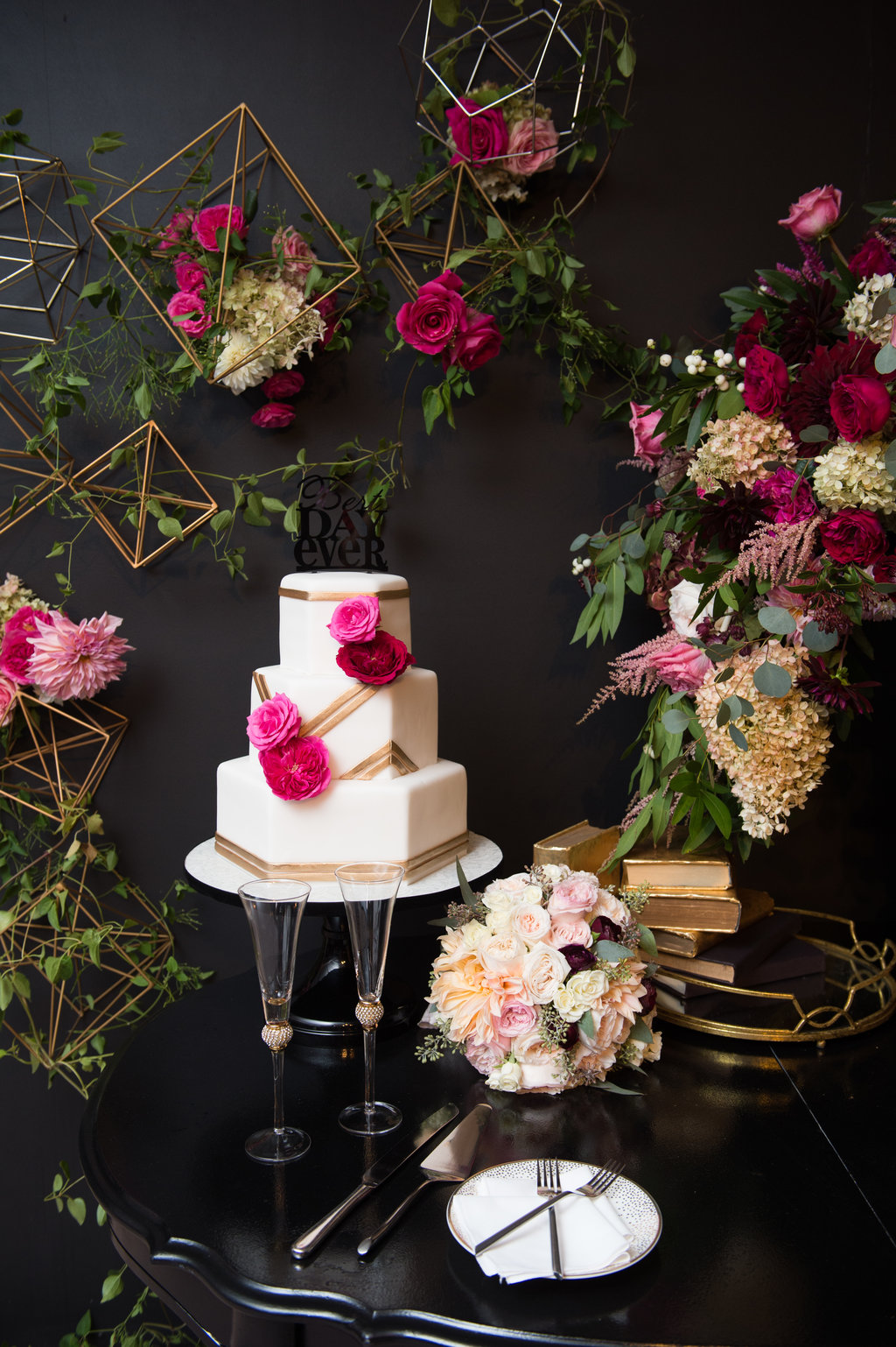 modern metallic wedding ideas - photo by Abby Jiu Photography https://ruffledblog.com/modern-metallics-wedding-in-downtown-washington-dc